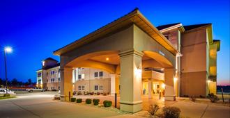 Best Western Plus MidAmerica Hotel - Mascoutah - Building