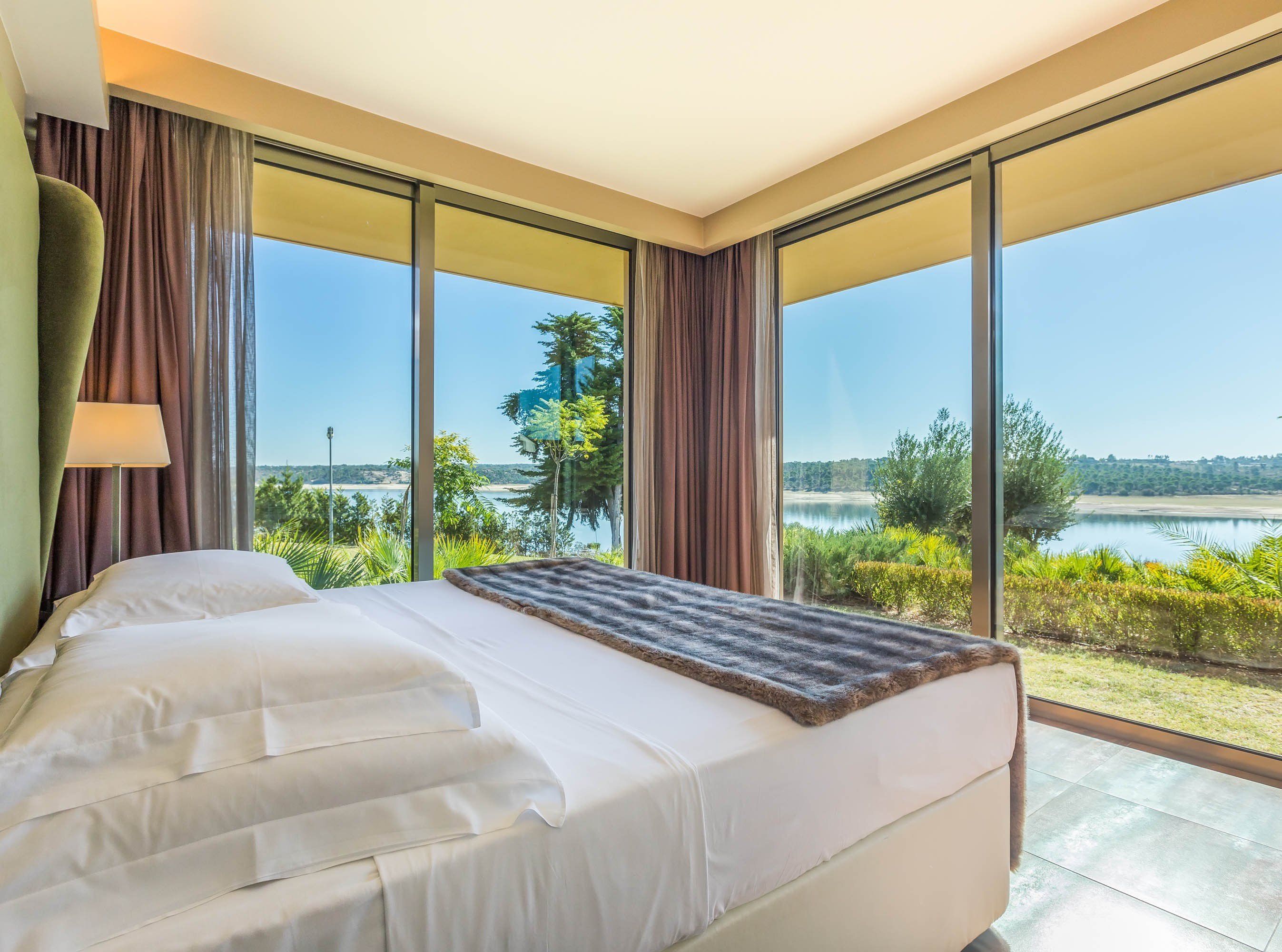 Bedroom view of null, located in null. Image provided by Official Hotel Information