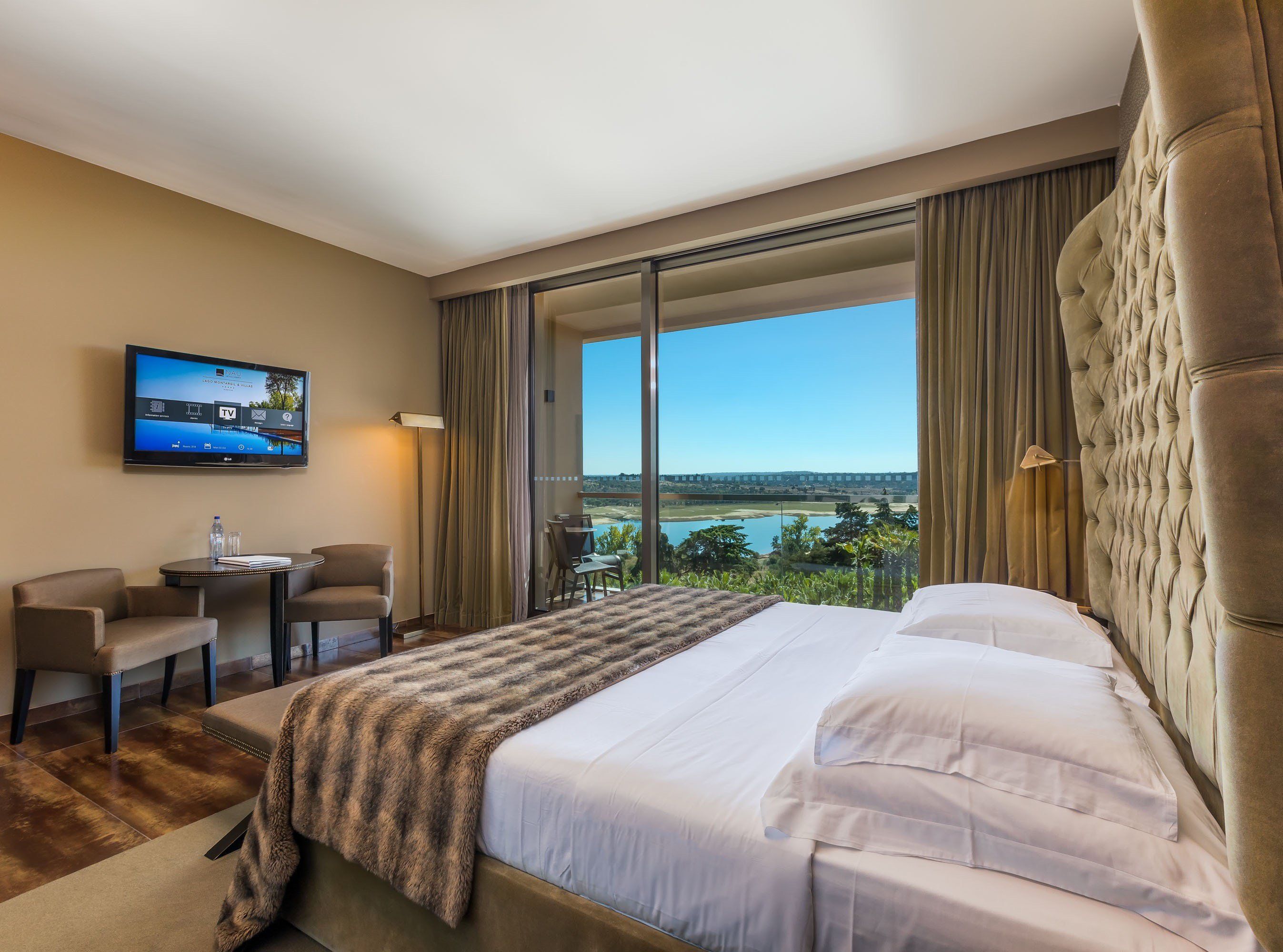 Bedroom view of null, located in null. Image provided by Official Hotel Information
