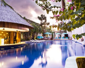 Jimbaran Bay Beach Resort & Spa - Kuta - Piscine