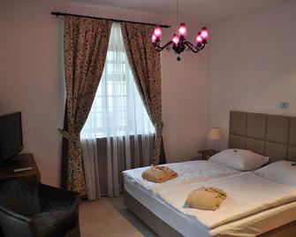 Lambergh Château & Hotel - Begunje na Gorenjskem - Bedroom