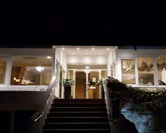 Miralago - Sperlonga - Hotel-ingang