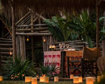 Four Seasons Tented Camp Golden Triangle - Chiang Saen - Building