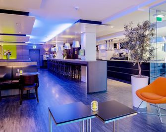 Crown Hotel Eindhoven - Eindhoven - Bar