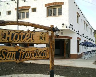 Hotel San Francisco - Miramar (Buenos Aires) - Building