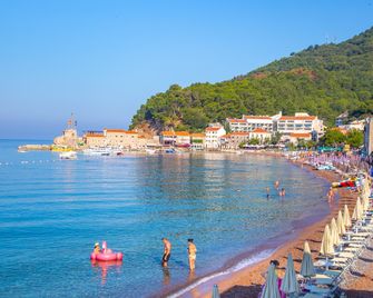 Hotel Palas - Petrovac - Plage