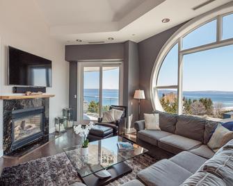 Village Suites Bay Harbor - Bay Harbor - Living room