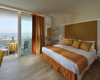 Hotel Montecarlo - San Michele al Tagliamento - Bedroom