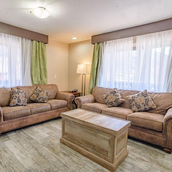 Living room view of Pioneer Lodge