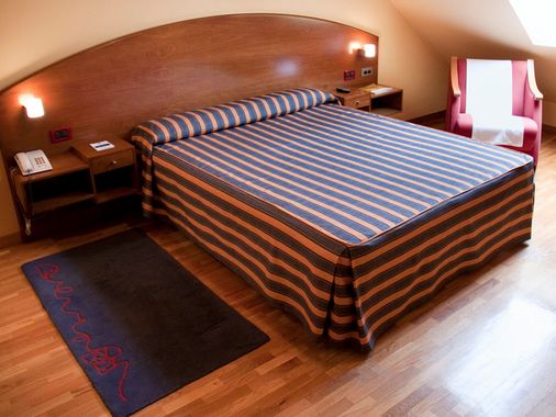 Exe El Magistral - Oviedo - Bedroom