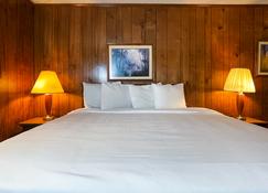 Travelers Inn - Eureka Springs - Bedroom
