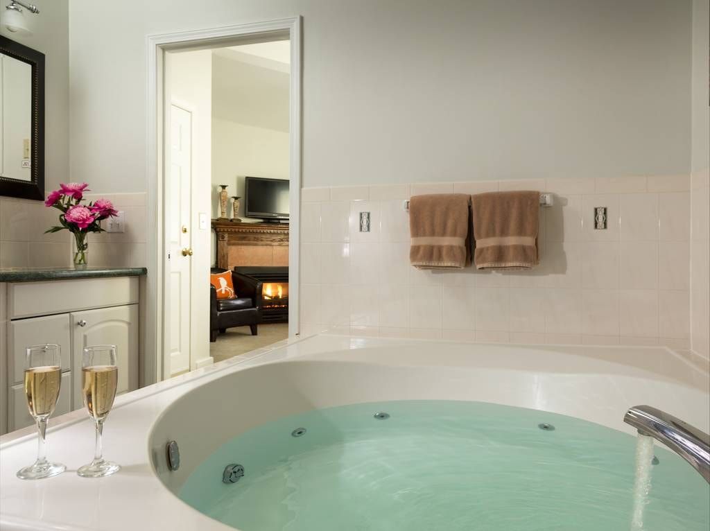 Beech Tree Inn Cottage 150 Newport Hotel Deals Reviews - Kayak