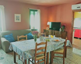 Apartamentos Turísticos Santa Marina - Aracena - Living room