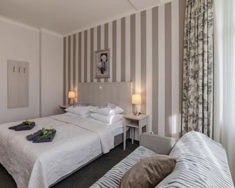 Hotel Amalia - كودو-زدروج - غرفة نوم