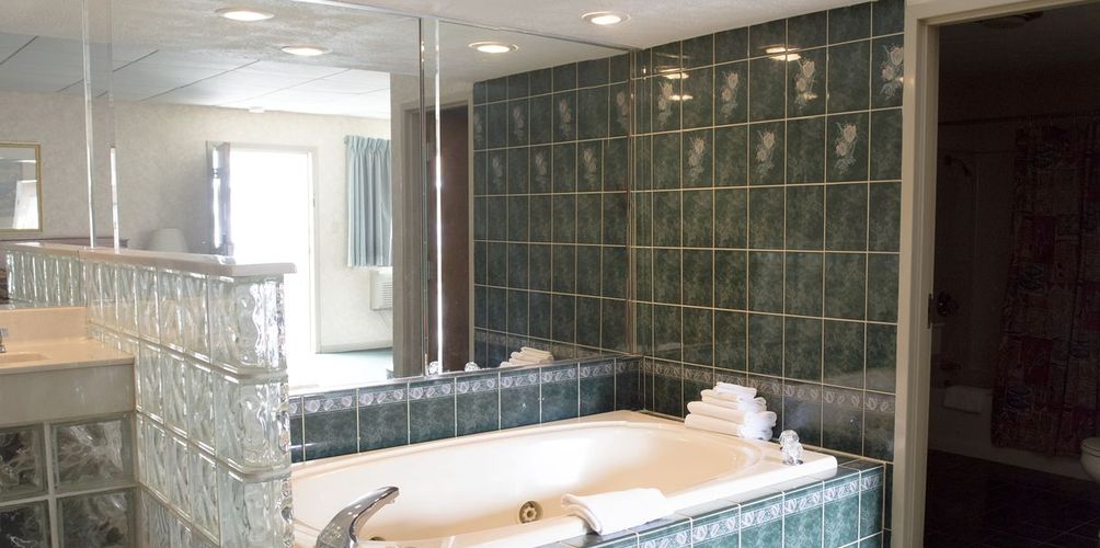 South Shore Inn 61 6 8 Sandusky Hotel Deals Reviews Kayak