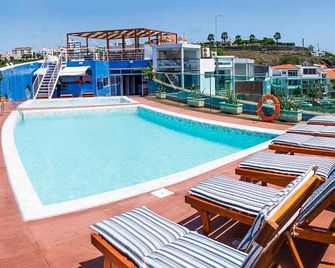 Hotel Vip Praia - Praia - Pileta