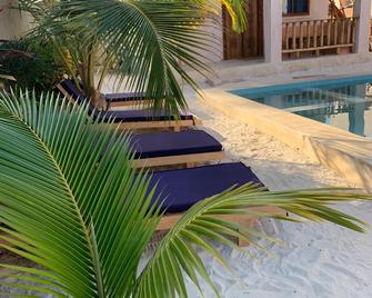 Chokoro House - Paje - Pool