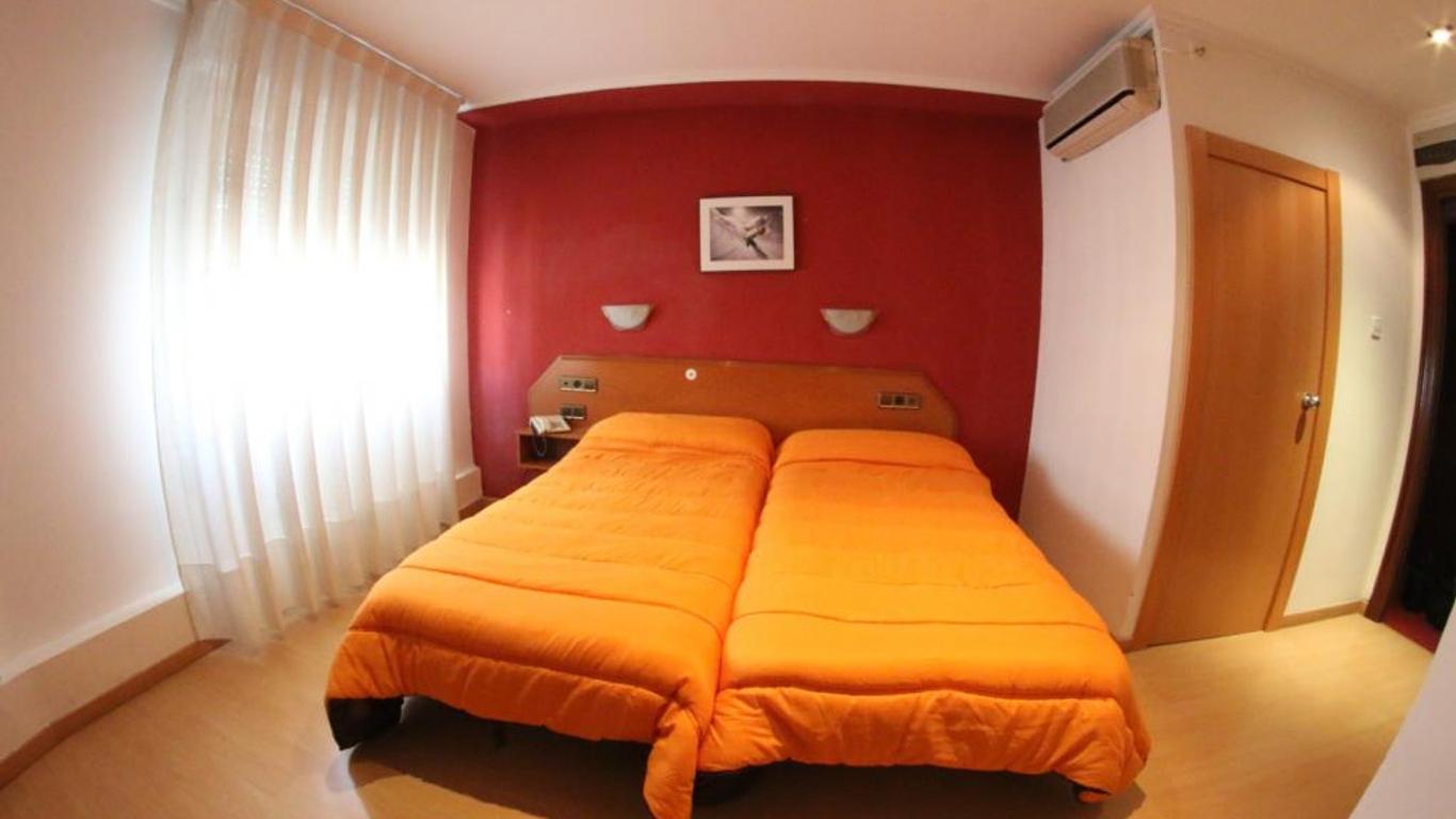 Hostal Cataluña
