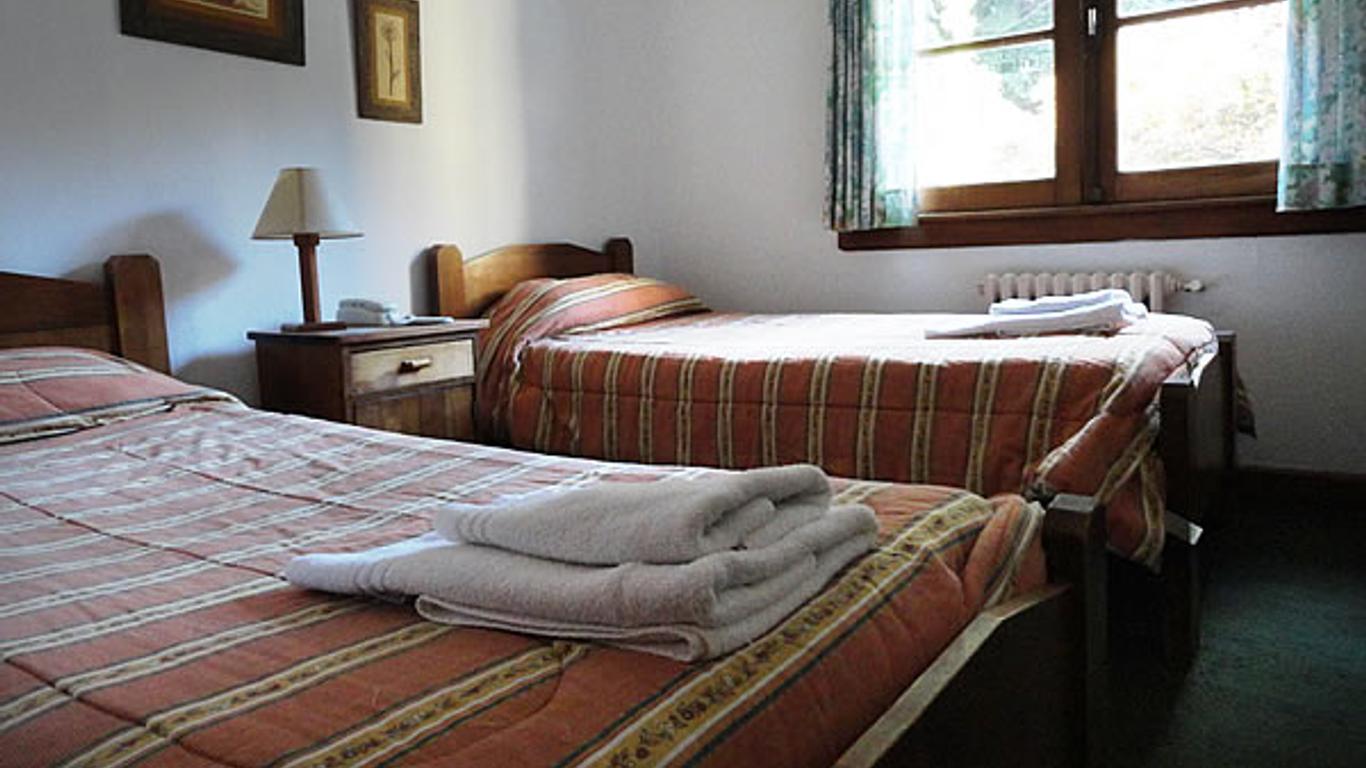 هوتل أنغوستورا