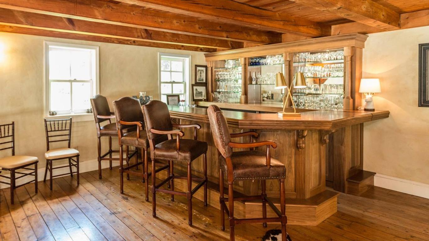 Elmrock Inn Bed & Breakfast