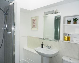 18 The Circus Apartment - Bath - Bathroom