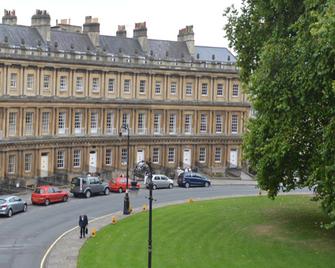18 The Circus Apartment - Bath - Building