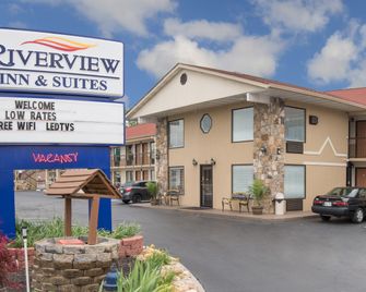 Econo Lodge Sevierville-Pigeon Forge on the River - Sevierville - Building