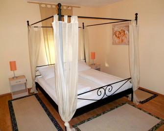 Hahne´s Gästehaus - Laatzen - Schlafzimmer