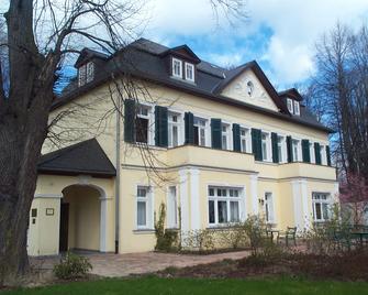 Hotel Bellevue Schmölln - Schmölln (Thuringia) - Edificio