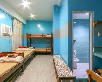 Rooms 498 Hostel - Mandaluyong - Bedroom