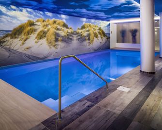 Badhotel Domburg - דומבורג - בריכה