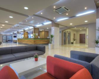 هوتل بينيجا - زادار - ردهة