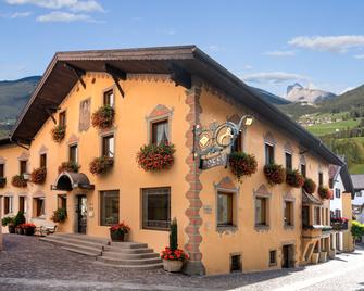 Hotel Cavallino D'Oro Bed&Breakfast - Castelrotto - Building
