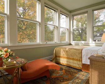 Museum District Bed & Breakfast - Richmond - Bedroom