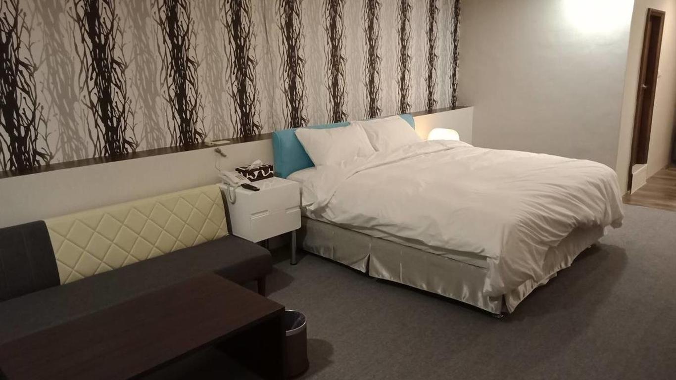 أي يوي هوتل