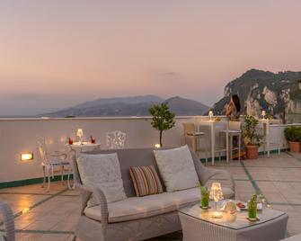 Luxury Villa Excelsior Parco - Capri - Balkon