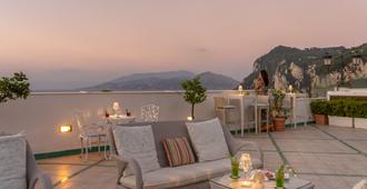 Luxury Villa Excelsior Parco - Capri - Balcony