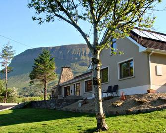 Benbulben Farmhouse B&B - Carney - Edificio