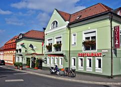 Hotel Villa Classica - Pápa - Building