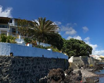 A Villa by the Sea Bed & Breakfast - Vila Franca do Campo - Edificio