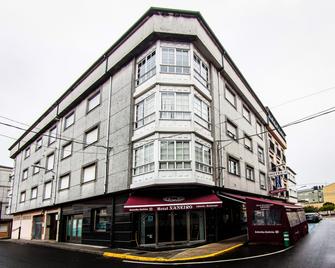 Hotel Restaurante Xaneiro - Melide - Edificio
