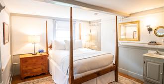 Anchor Inn - Nantucket - Bedroom