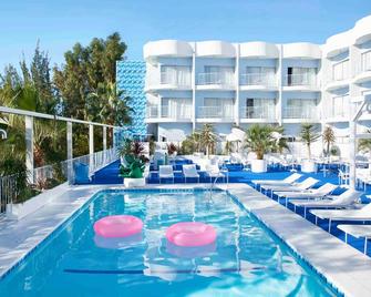 The Standard Hollywood - West Hollywood - Building