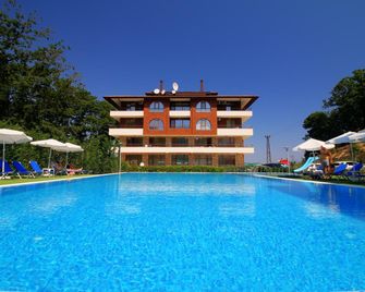 Eco Park Shkorpilovtsi - Shkorpilovtsi - Piscina