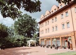 Garden Park Hotel - Wieliczka - Gebouw