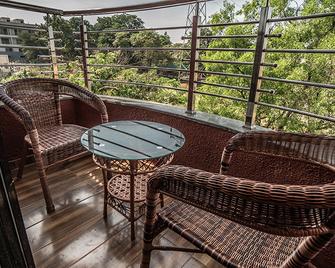Natures Dreamland Suites Pooja Villa - Igatpuri - Балкон