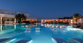 Amaria Beach Resort - Fira - Pool