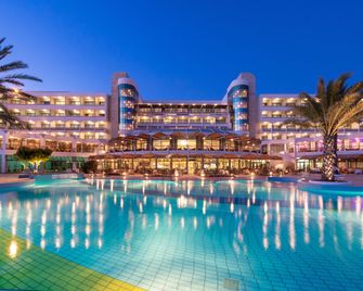 Constantinou Bros Athena Beach Hotel - Geroskípou - Building