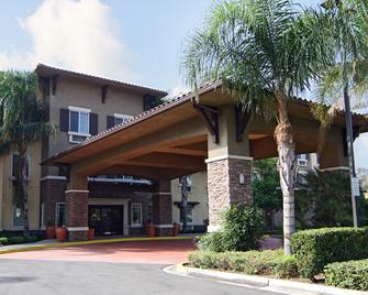 Comfort Inn and Suites Near Ontario Airport - Ontario - Rakennus