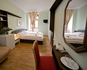 Hotel Amphone - Brno - Camera da letto